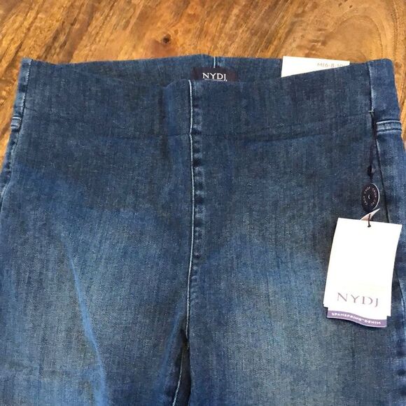 NYDJ Spanspring Pull-On Dakota Capri Jeans- Caliente Size medium - Picture 8 of 11